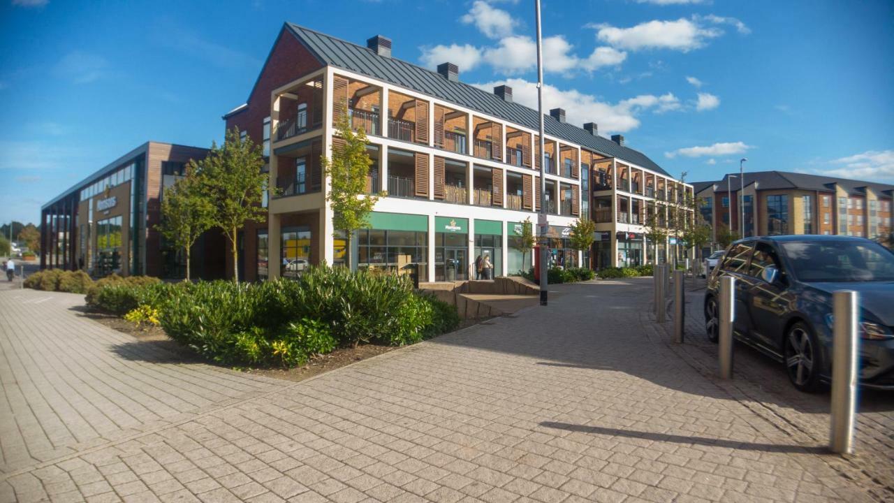 Central Townhouse With Parking 特尔福德 外观 照片